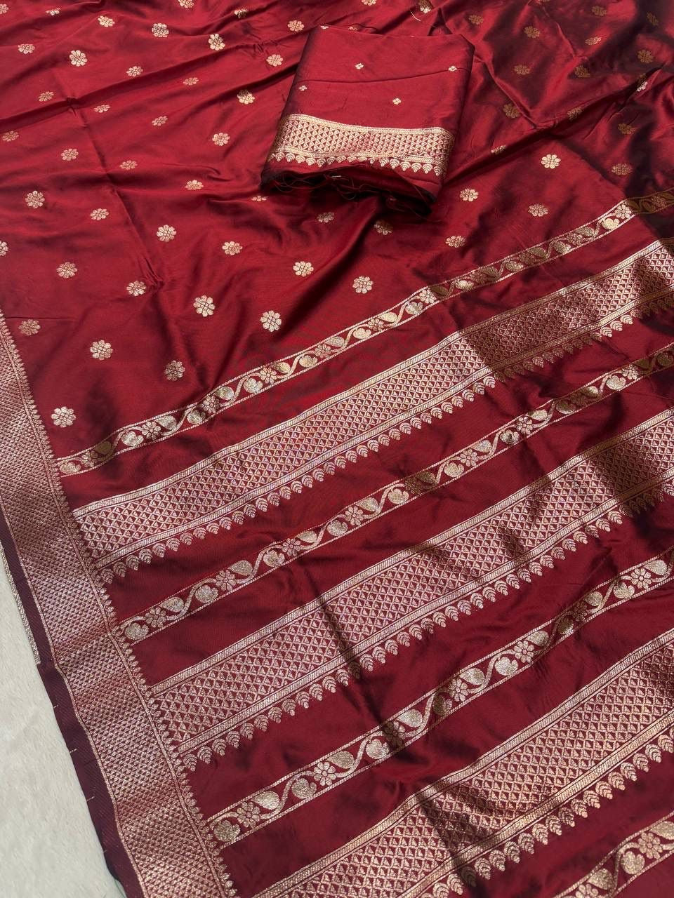 Elegant Banarsi Sarees | unstitch Blouse |
