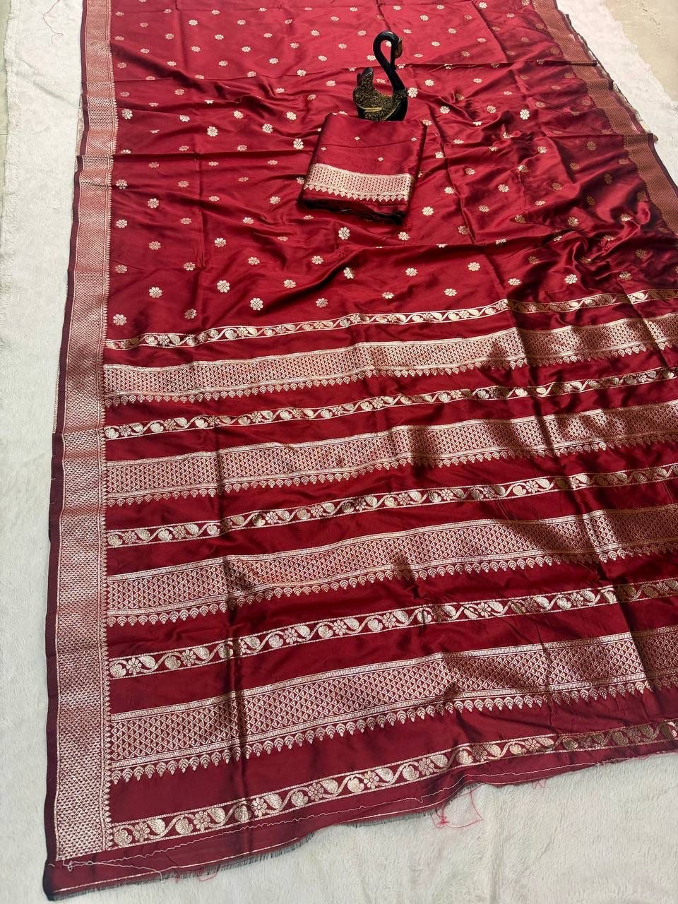 Elegant Banarsi Sarees | unstitch Blouse |