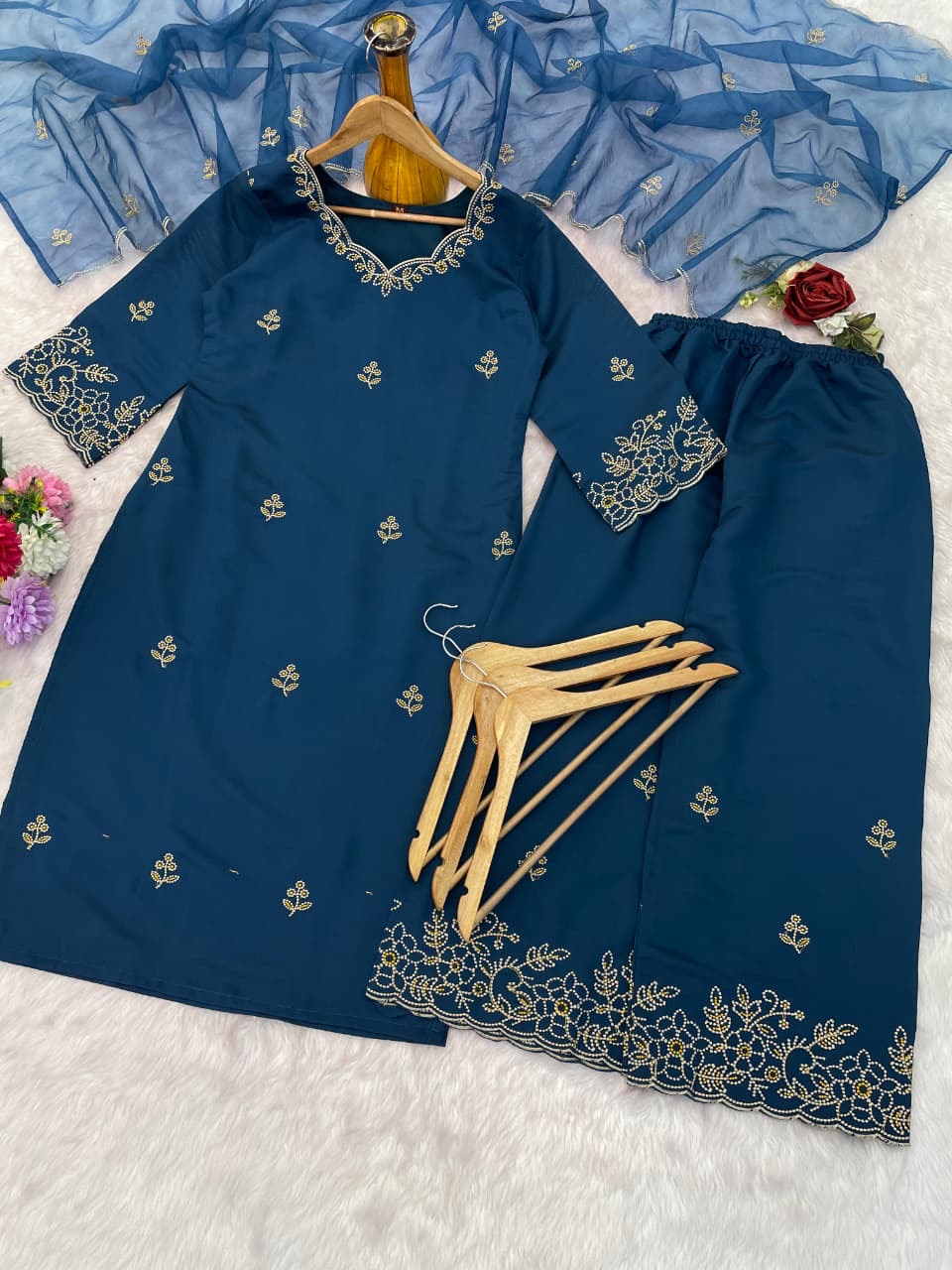 EriWaystyles Presenting New Designer Suit || 3Pcs Set ||