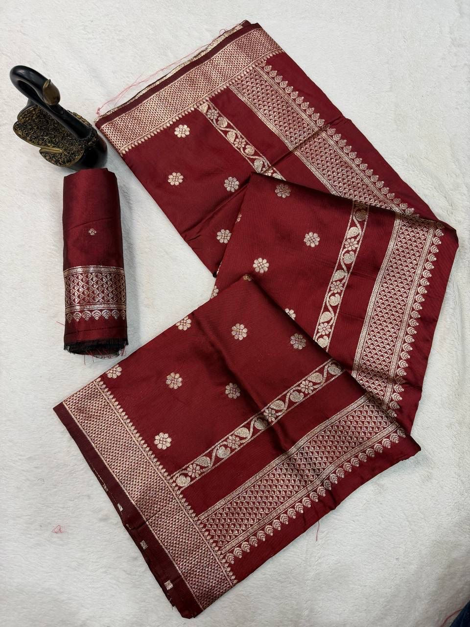Elegant Banarsi Sarees | unstitch Blouse |
