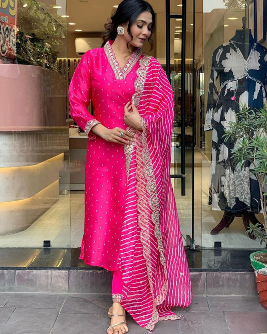 Bandhani Printed Regular Sequinned Kurta with Trousers||