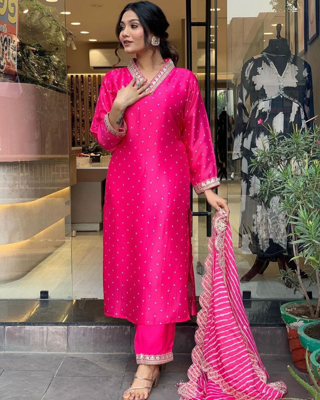 Bandhani Printed Regular Sequinned Kurta with Trousers||