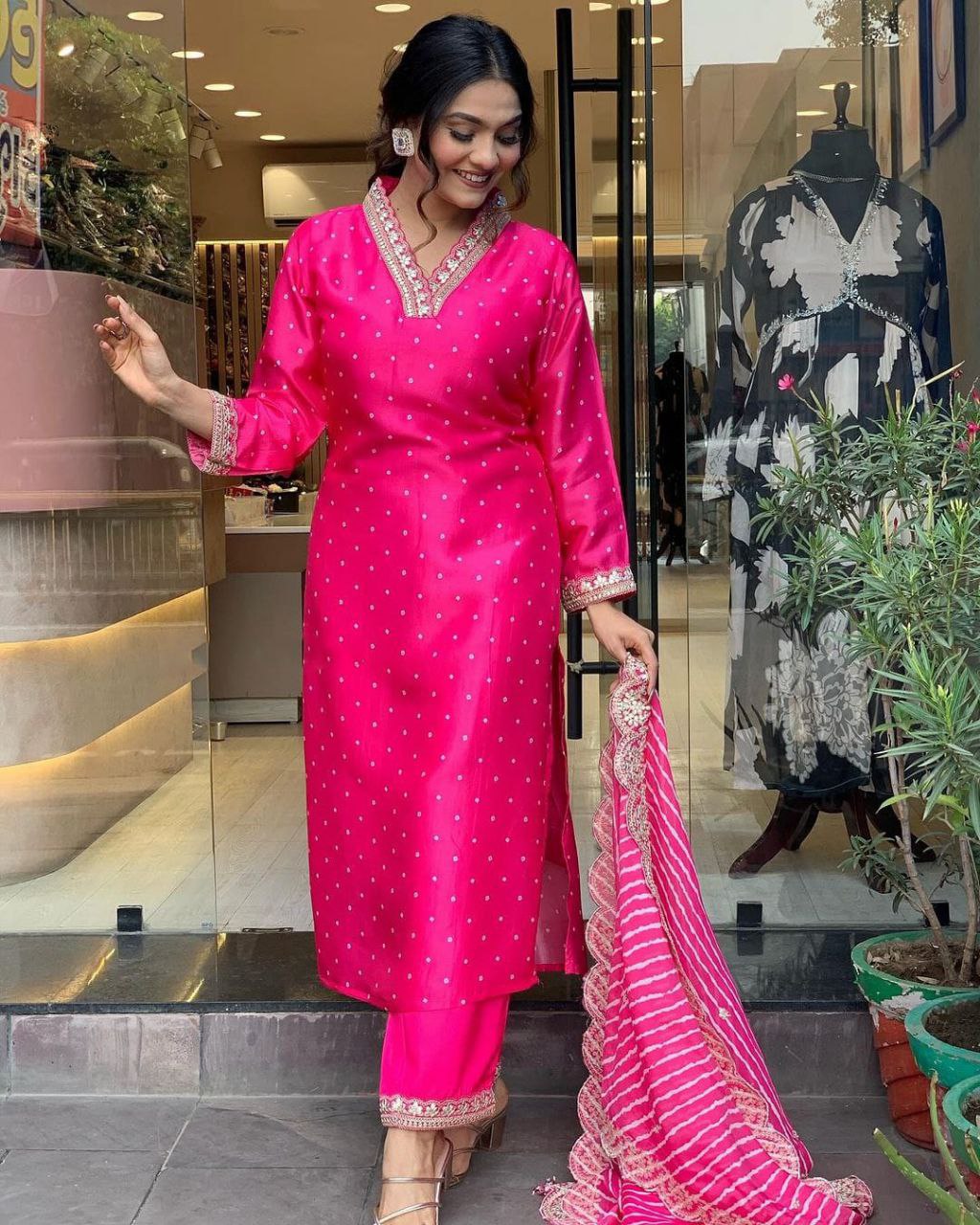 Bandhani Printed Regular Sequinned Kurta with Trousers||
