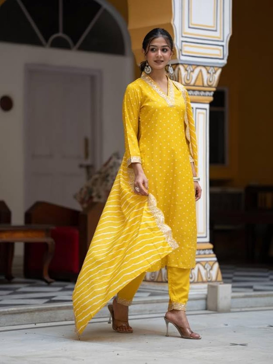 Bandhani Printed Regular Sequinned Kurta with Trousers||