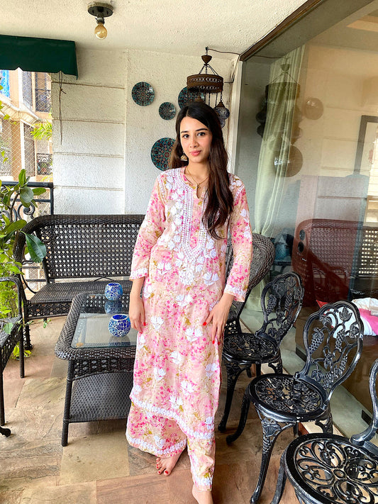 Elegant Chikankari Kurti with Pant Set.