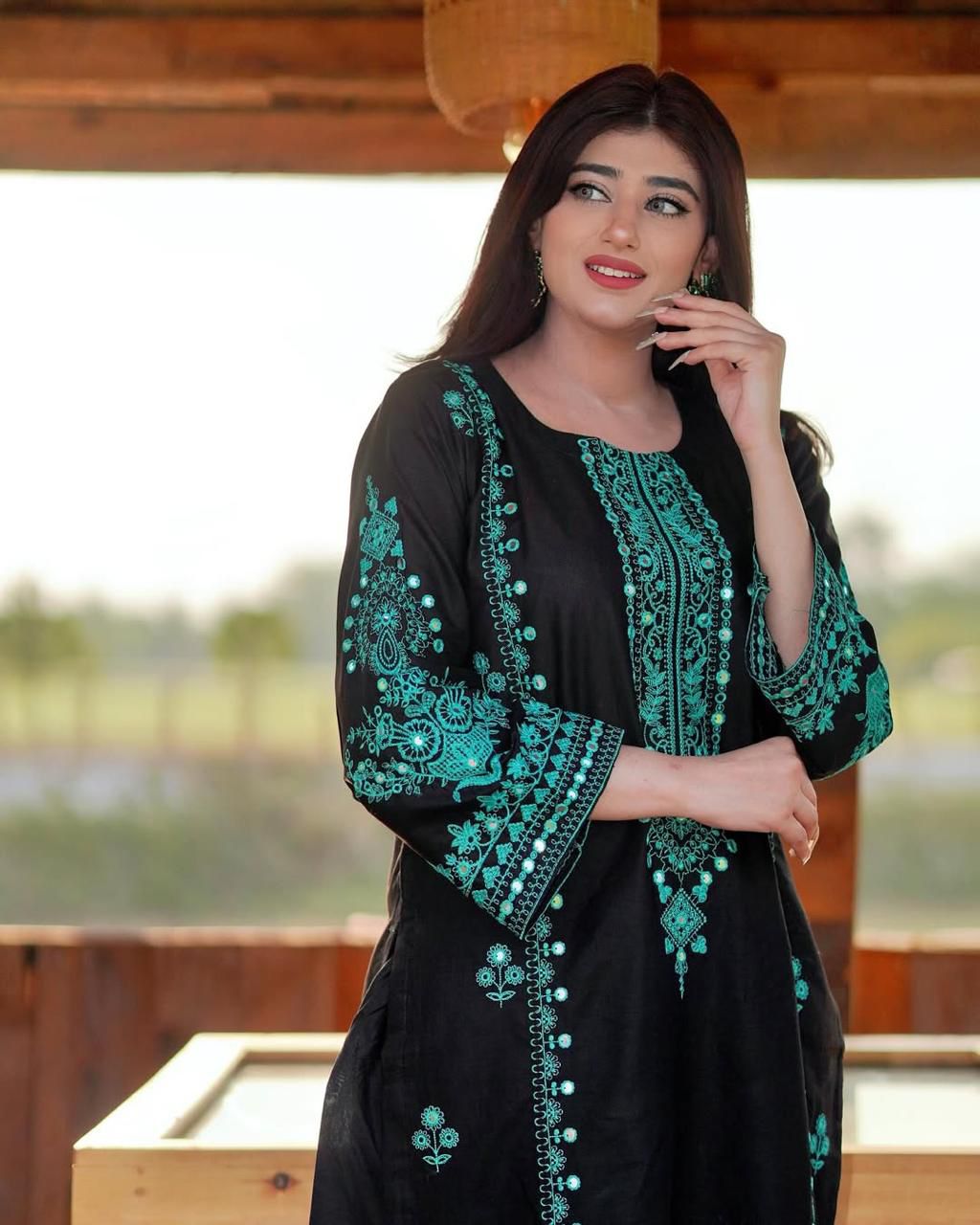 Beautiful Embroidery Work Suit| Mirror Work| 3 Pcs Set.