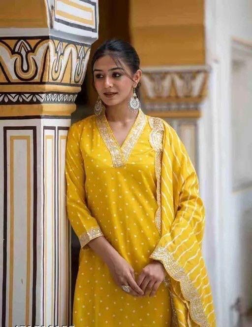 Bandhani Printed Regular Sequinned Kurta with Trousers||