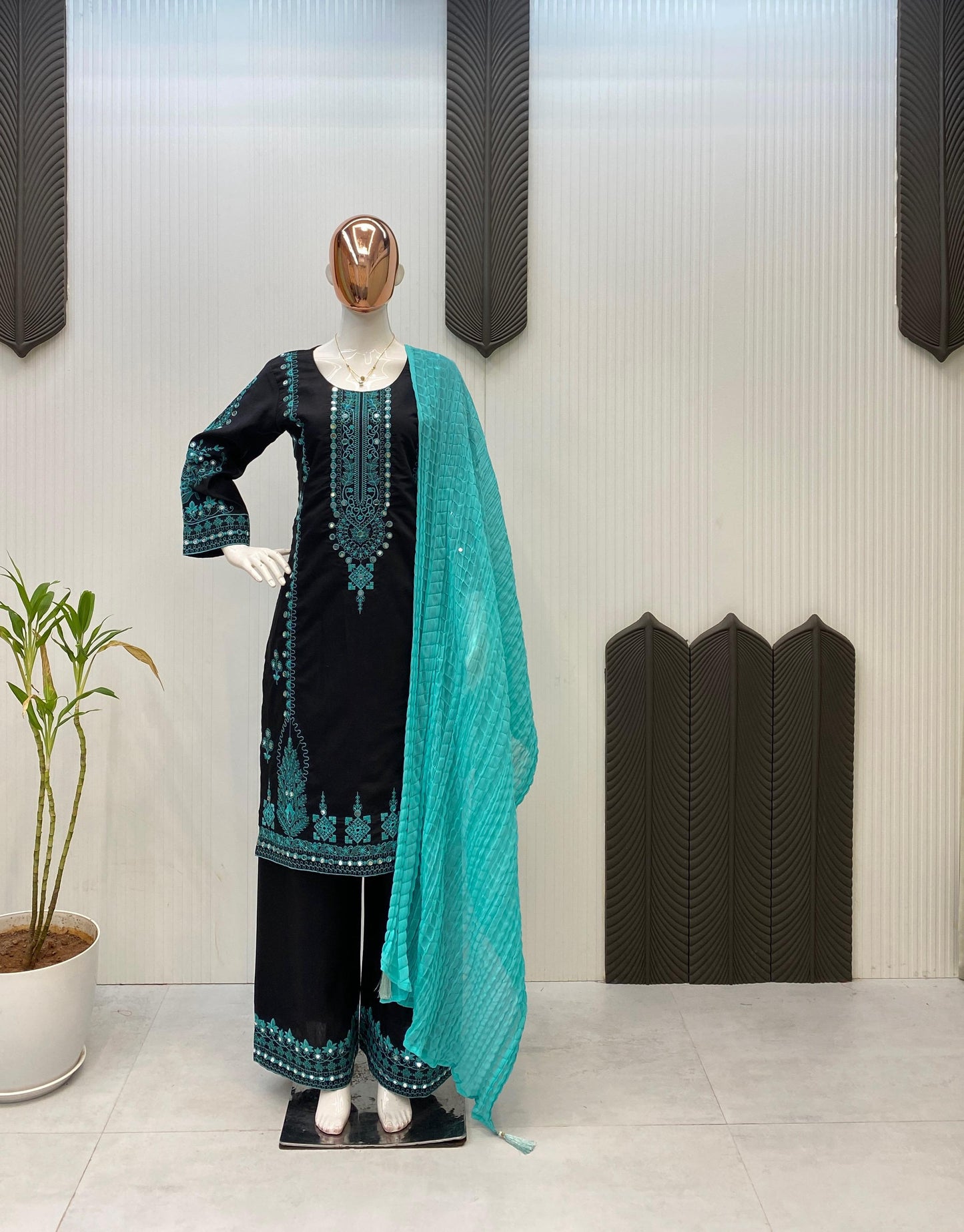 Beautiful Embroidery Work Suit| Mirror Work| 3 Pcs Set.